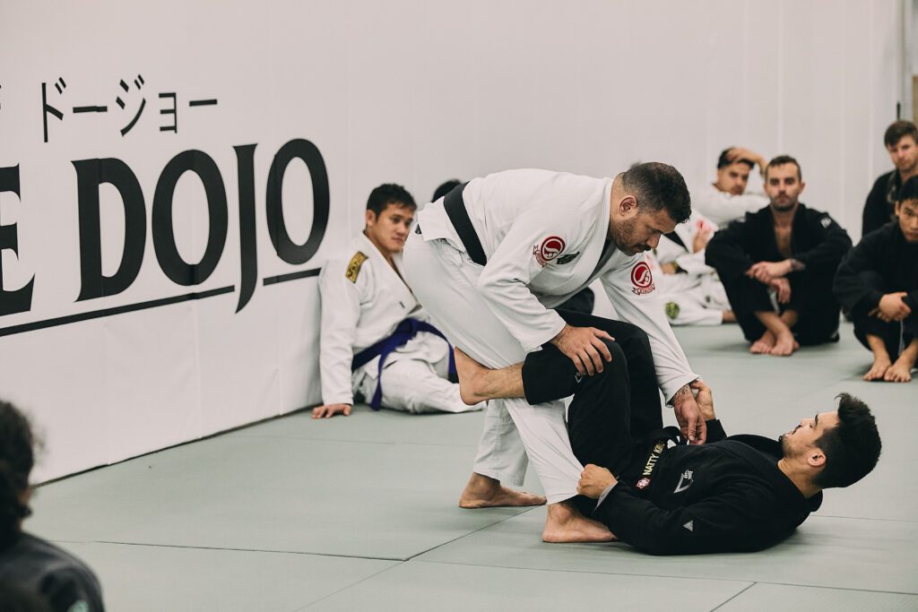 Lee más sobre el artículo Isaac Doederlein – Far Sleeve De la Riva